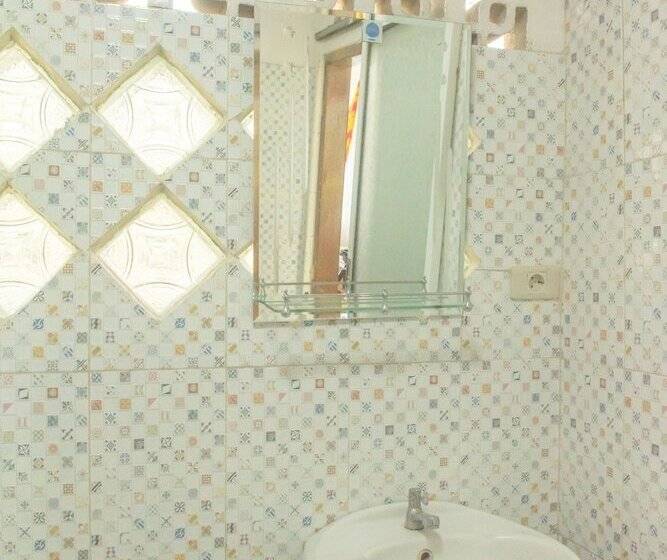 ホテル Freddies Santai Sumurtiga