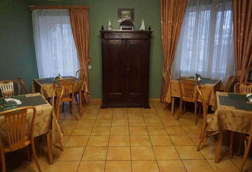 هتل Fridrichshoff