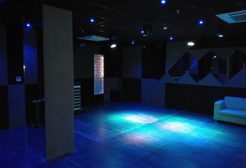 Golden Eagle By Wizowll Group Of Hotels