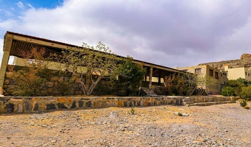 هتل Hoota Guest House