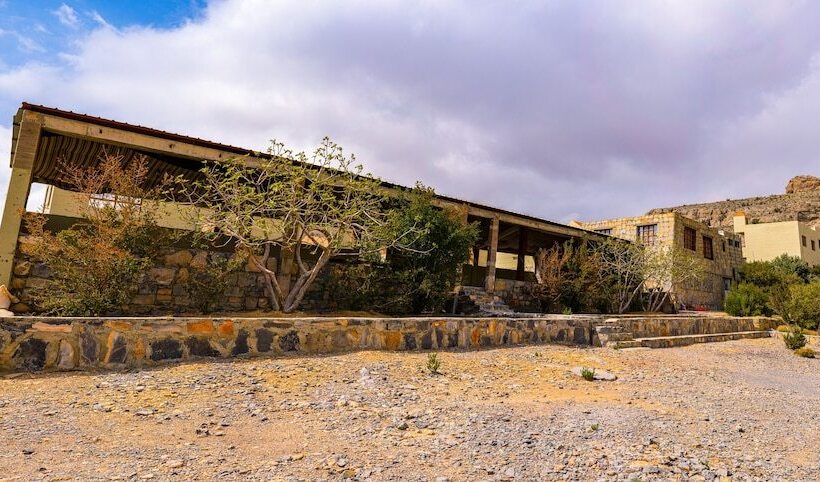 هتل Hoota Guest House