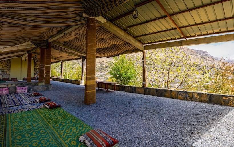 هتل Hoota Guest House