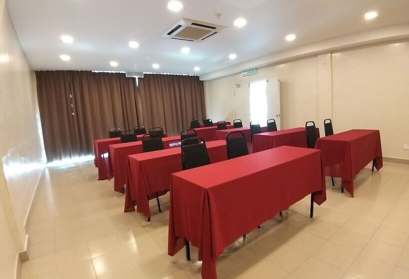 בית מלון כפרי Jelai Raub