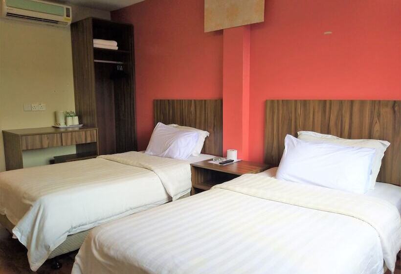 בית מלון כפרי Jelai Raub