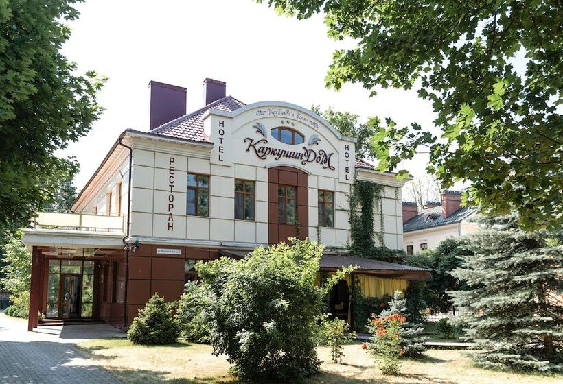 هتل Karkushin Dom