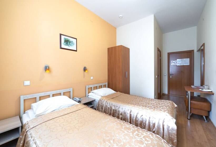 هتل Karkushin Dom