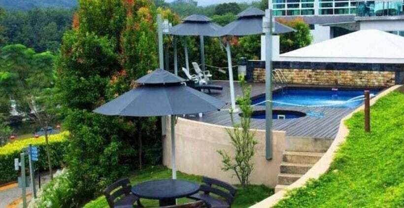 בית מלון כפרי Laman Pesona Resort & Spa