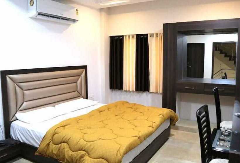 בית מלון כפרי Lokpriya Inn