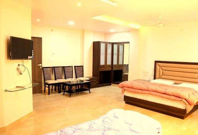 בית מלון כפרי Lokpriya Inn