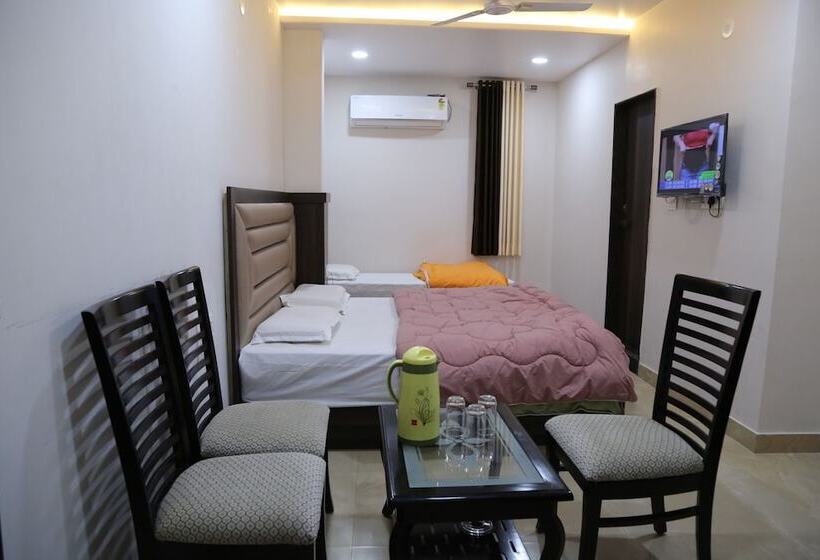 בית מלון כפרי Lokpriya Inn