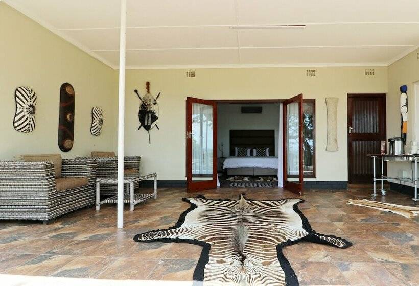 בית מלון כפרי Msitu Kwetu Lodge & Safaris