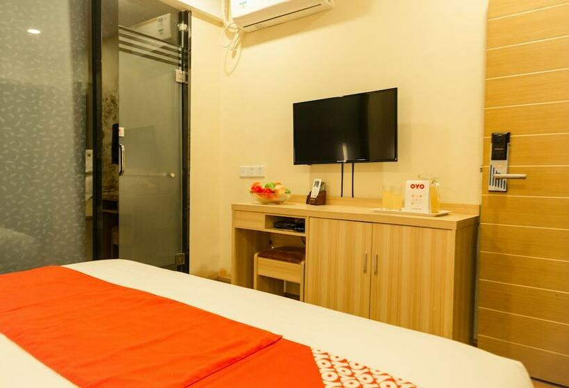 酒店 Oyo 8011