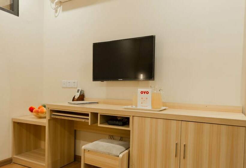 酒店 Oyo 8011