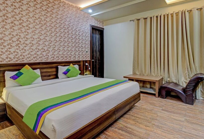 Отель Treebo Trend Sam Inn