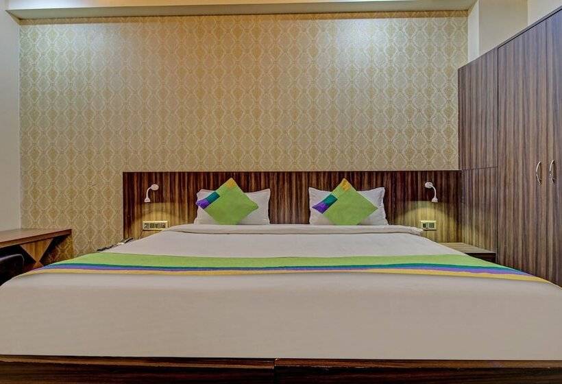 Отель Treebo Trend Sam Inn