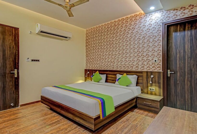 Отель Treebo Trend Sam Inn