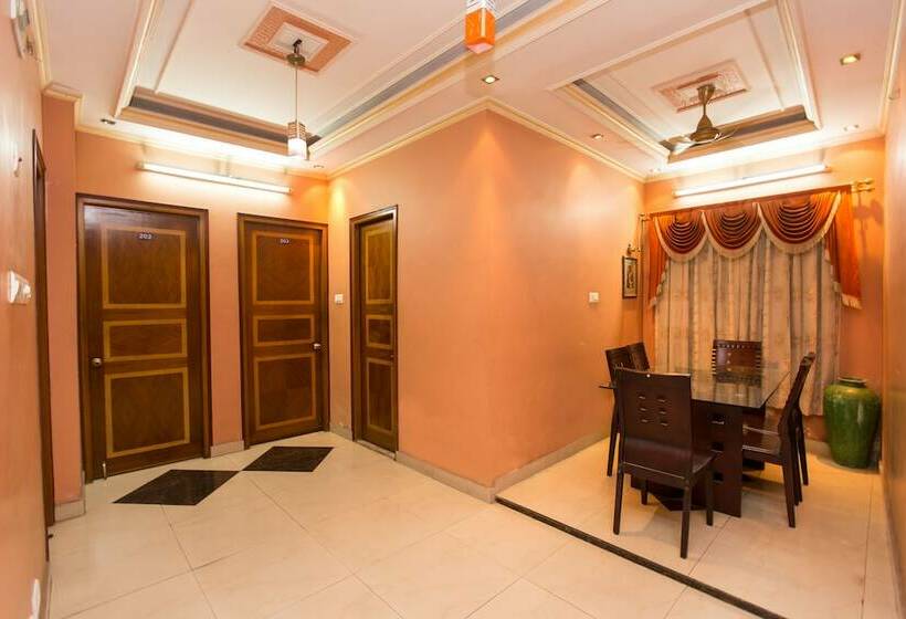 Landmark Ab Block Hotel By Oyo Rooms