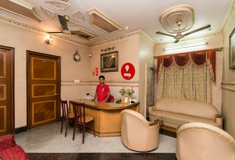 Landmark Ab Block Hotel By Oyo Rooms