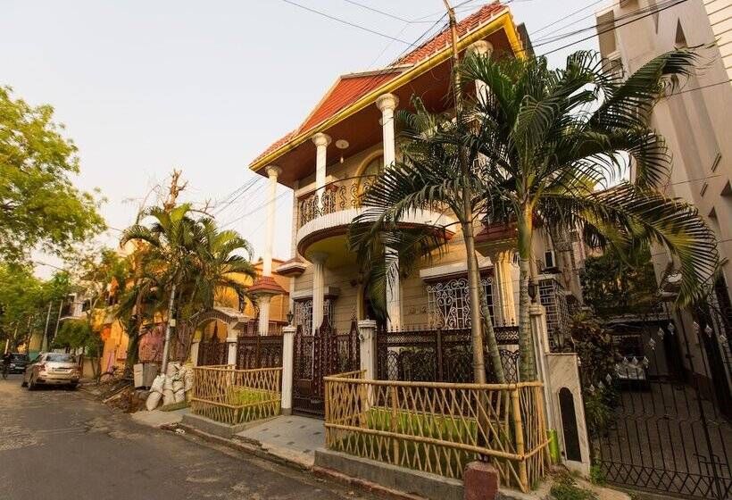 Landmark Ab Block Hotel By Oyo Rooms