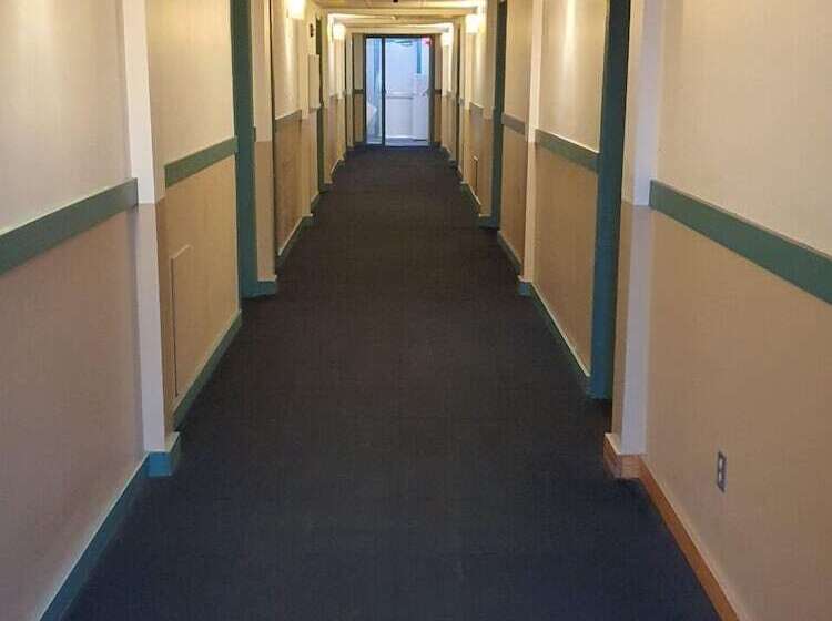 فندق على الطريق Sundre Motor Inn