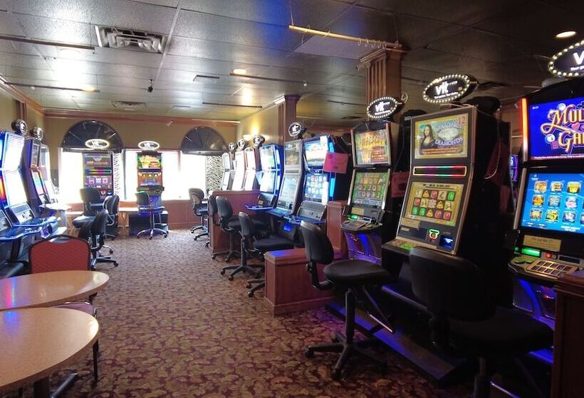 فندق على الطريق Sundre Motor Inn