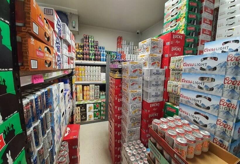 فندق على الطريق Sundre Motor Inn