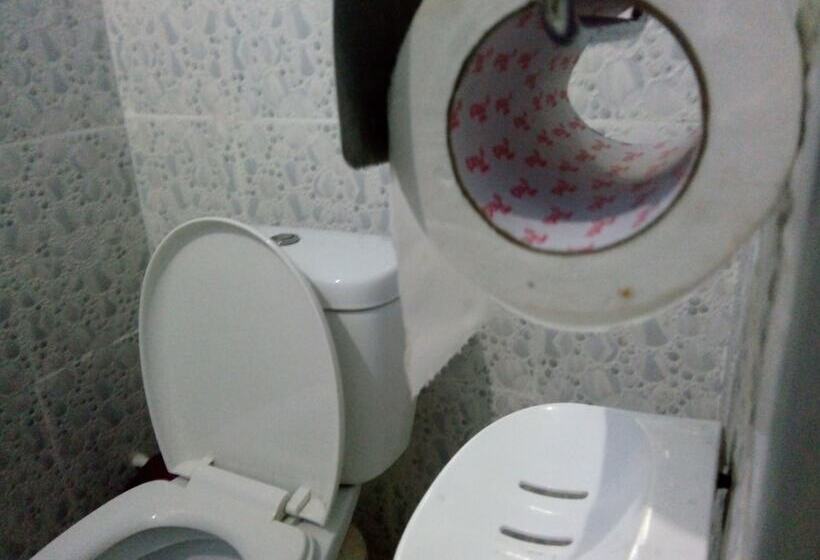 ペンション Adisham Village Home