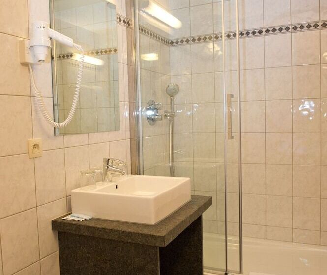 膳宿费 Auberge Saintmartin