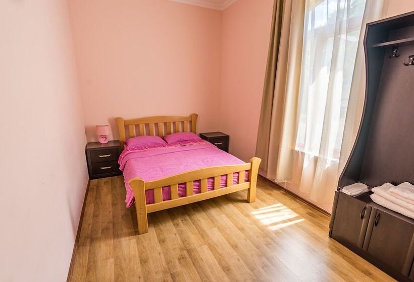 پانسیون Kanudosi Guest House