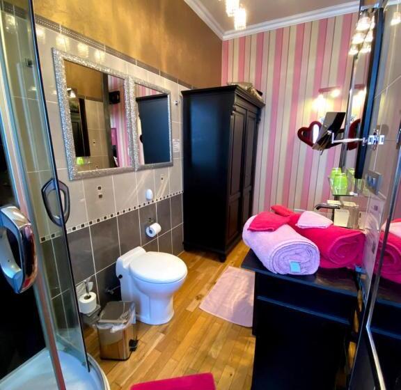 פנסיון Le Chateau De Frankie Spas Saunas