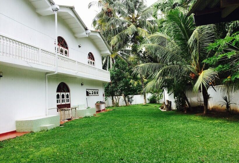 פנסיון New White House