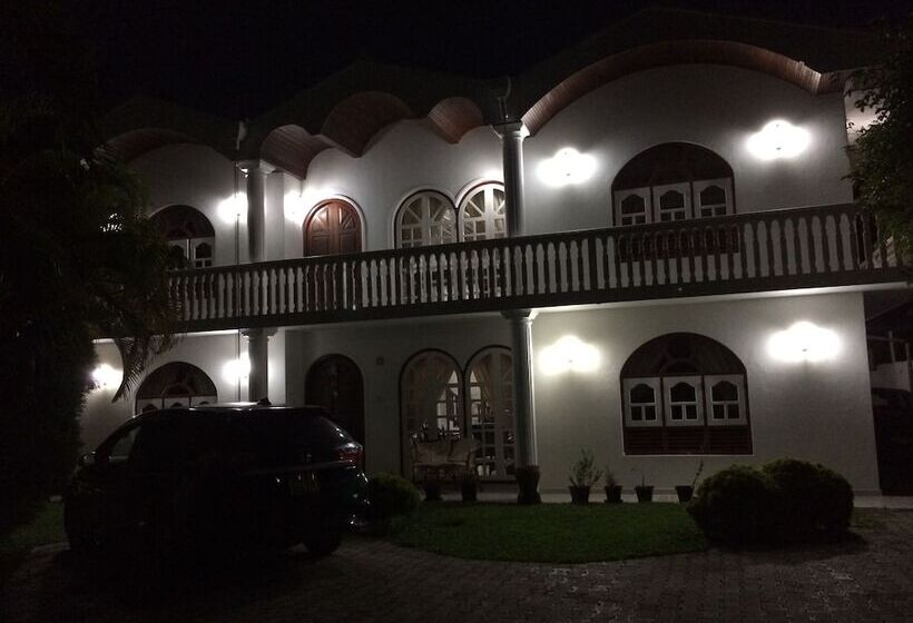 פנסיון New White House