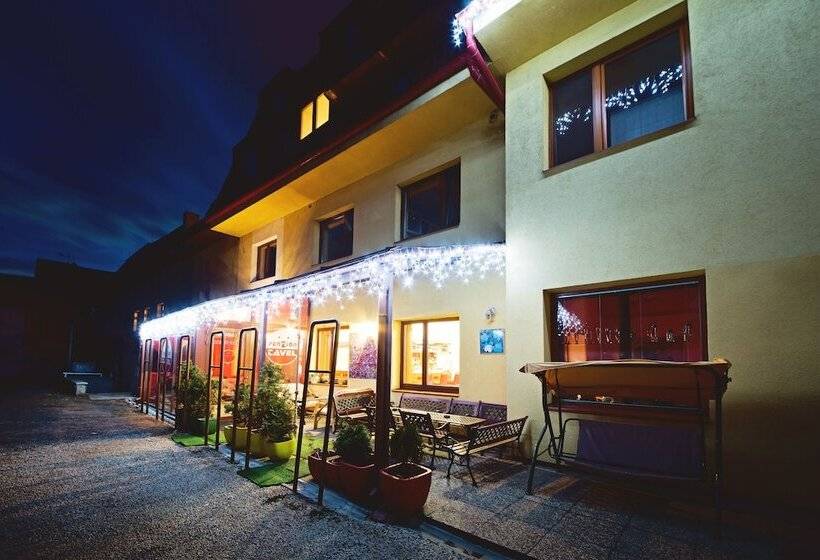 بنسيون Penzión Tavel