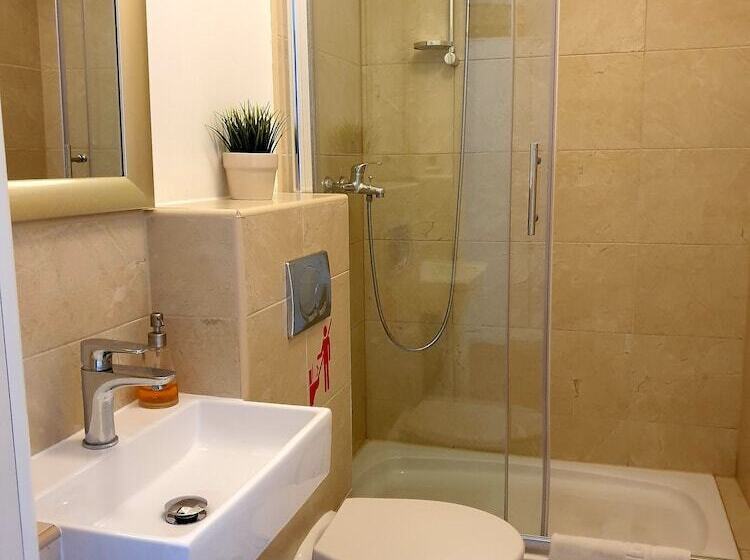 بنسيون Rooms Zagreb 17