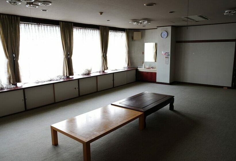 פנסיון Villa Green Grass