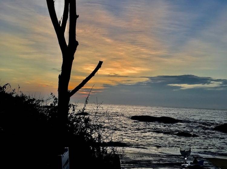 Yala Waves Beach Resort