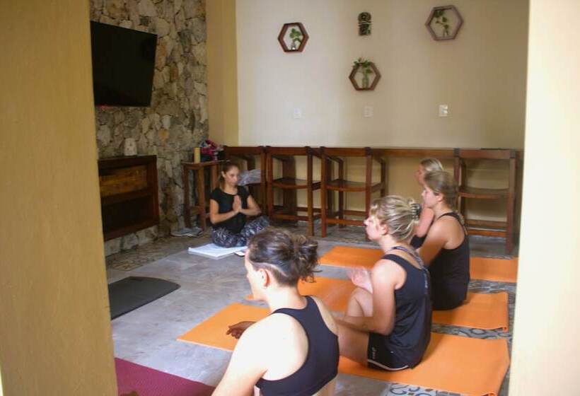 Общежитие Hostal Tunich Naj &