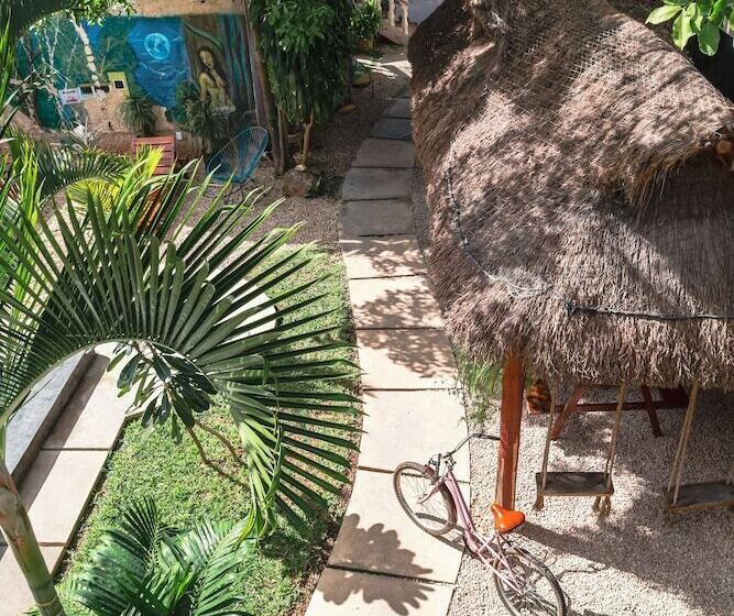 Общежитие Hostal Tunich Naj &