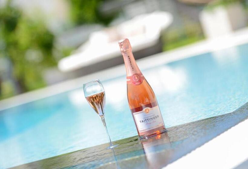 Aura Hotel   Adults Only