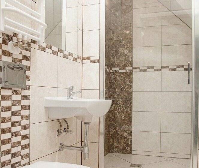 تختخواب و صبحانه Victoria Karpacz