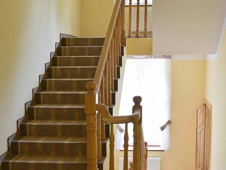 تختخواب و صبحانه Victoria Karpacz