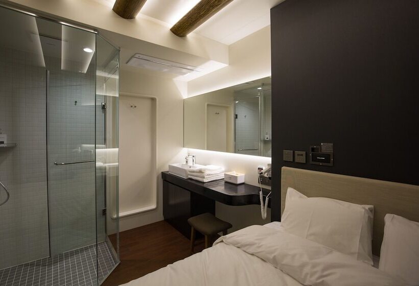 Capsule Hotel Darakhyu T1