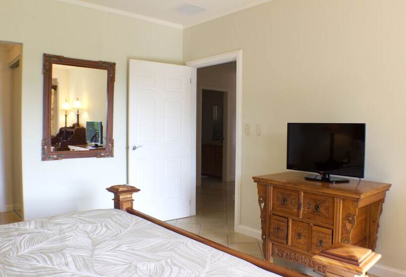 Cr Luxury Los Sueños Condos