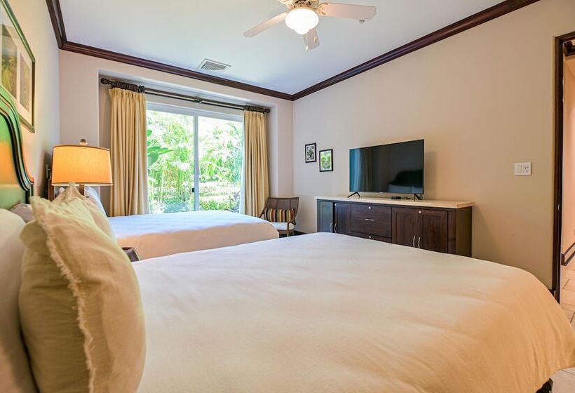 Cr Luxury Los Sueños Condos