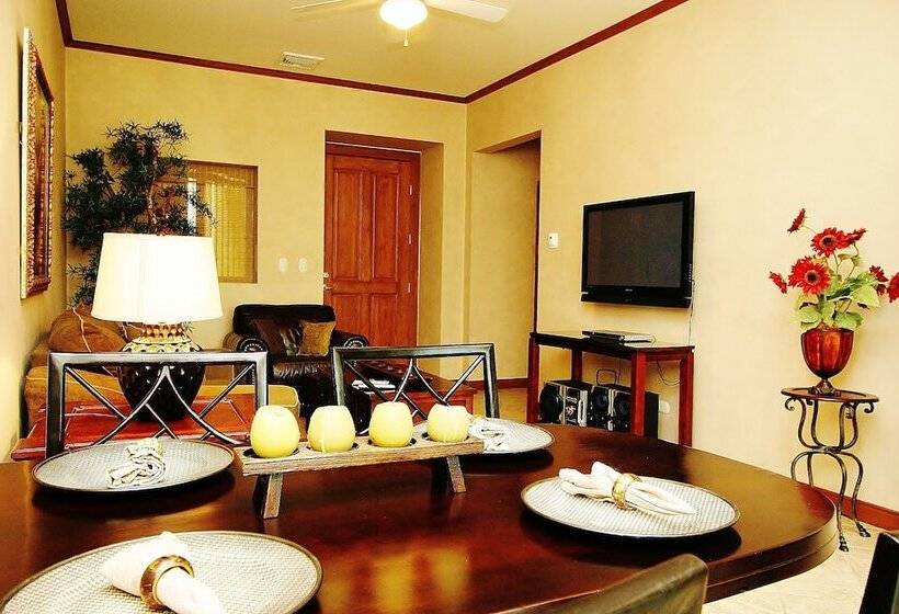 Cr Luxury Los Sueños Condos