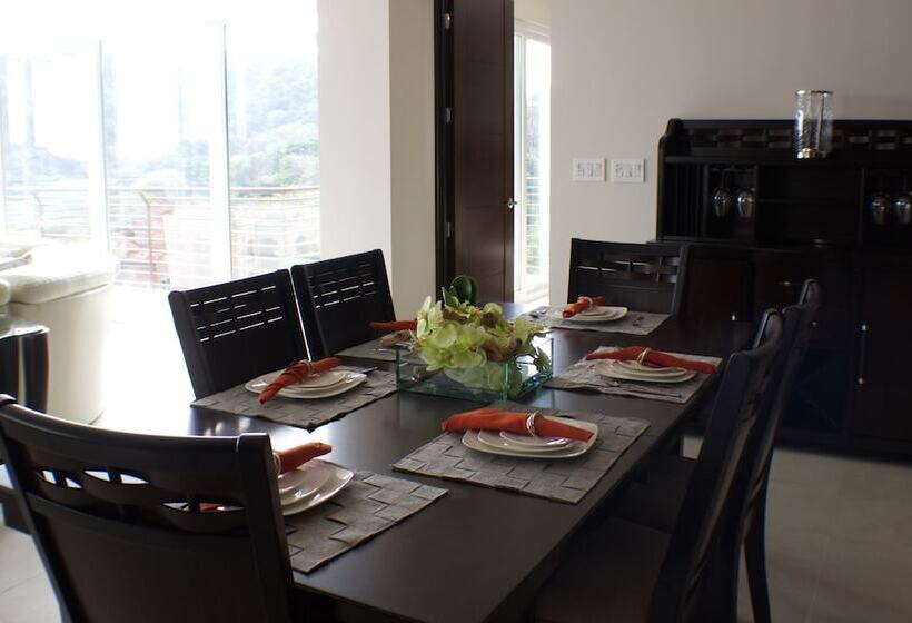 Cr Luxury Los Sueños Condos