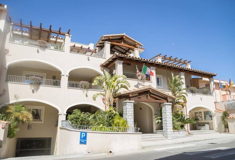 مسافرخانه Regina Simius