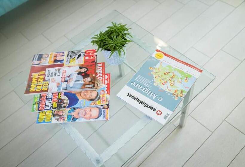 مسافرخانه Regina Simius