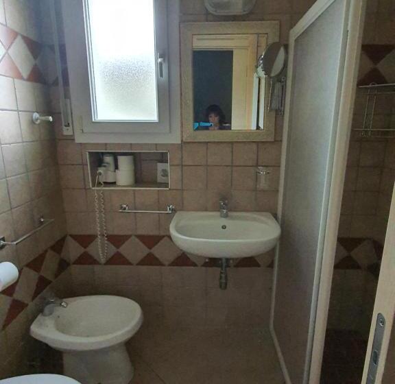 هتل Airone Cervia B&b Camere E Appartamenti