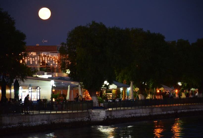 Отель Pansion Akrogiali